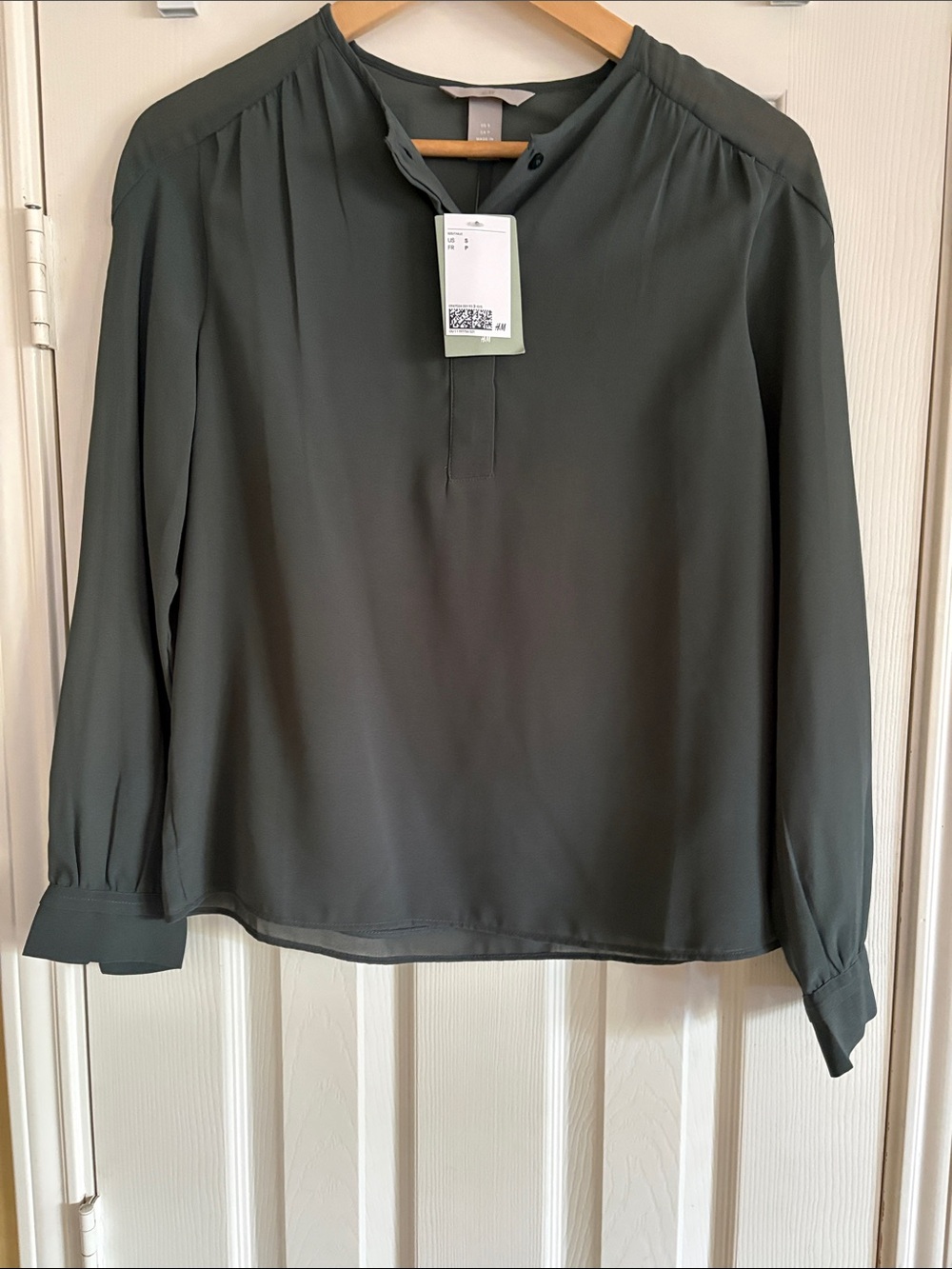 H&M Olive Green Long-Sleeve Button-Front Blouse